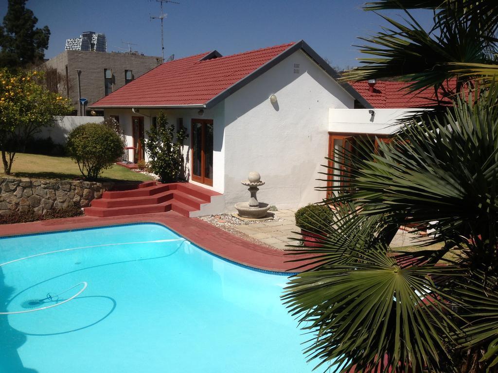 יוהנסבורג Mizizi House Of Sandton B & B מראה חיצוני תמונה